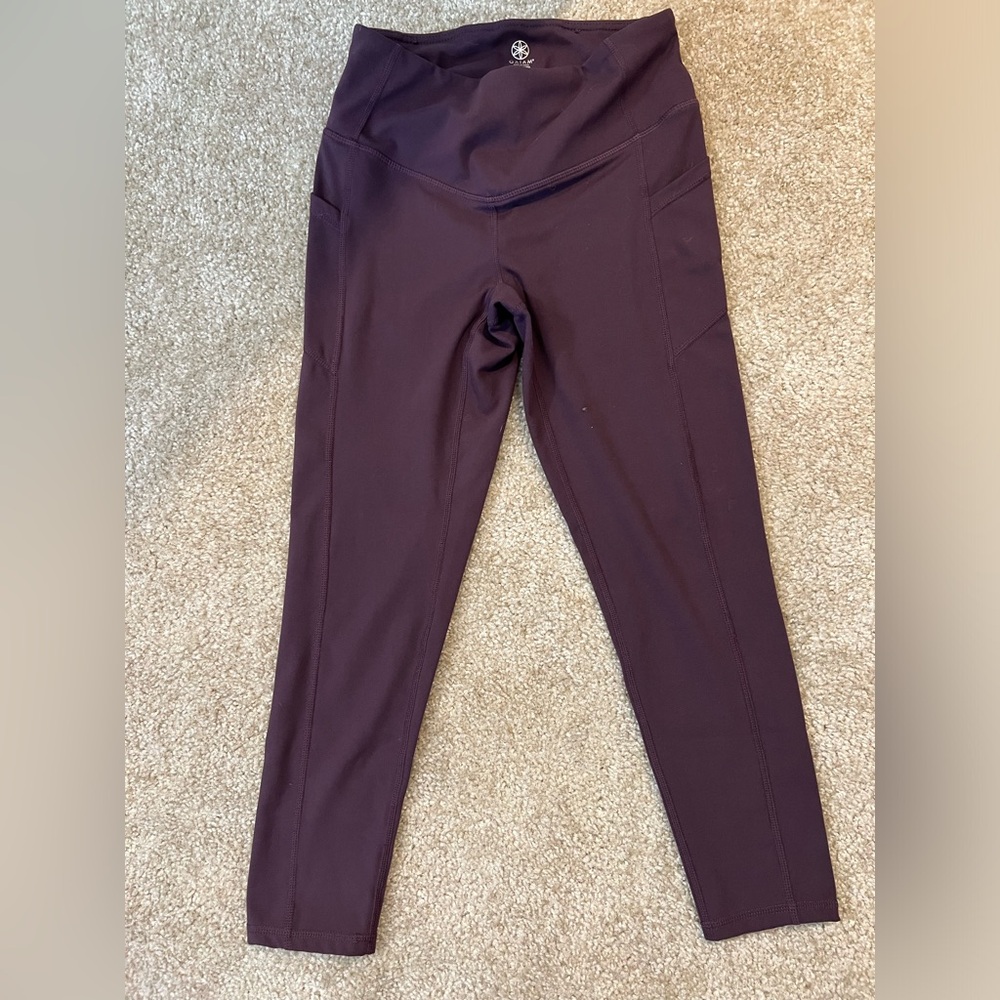 Women’s Gaiam Dark Purple Capri size XS